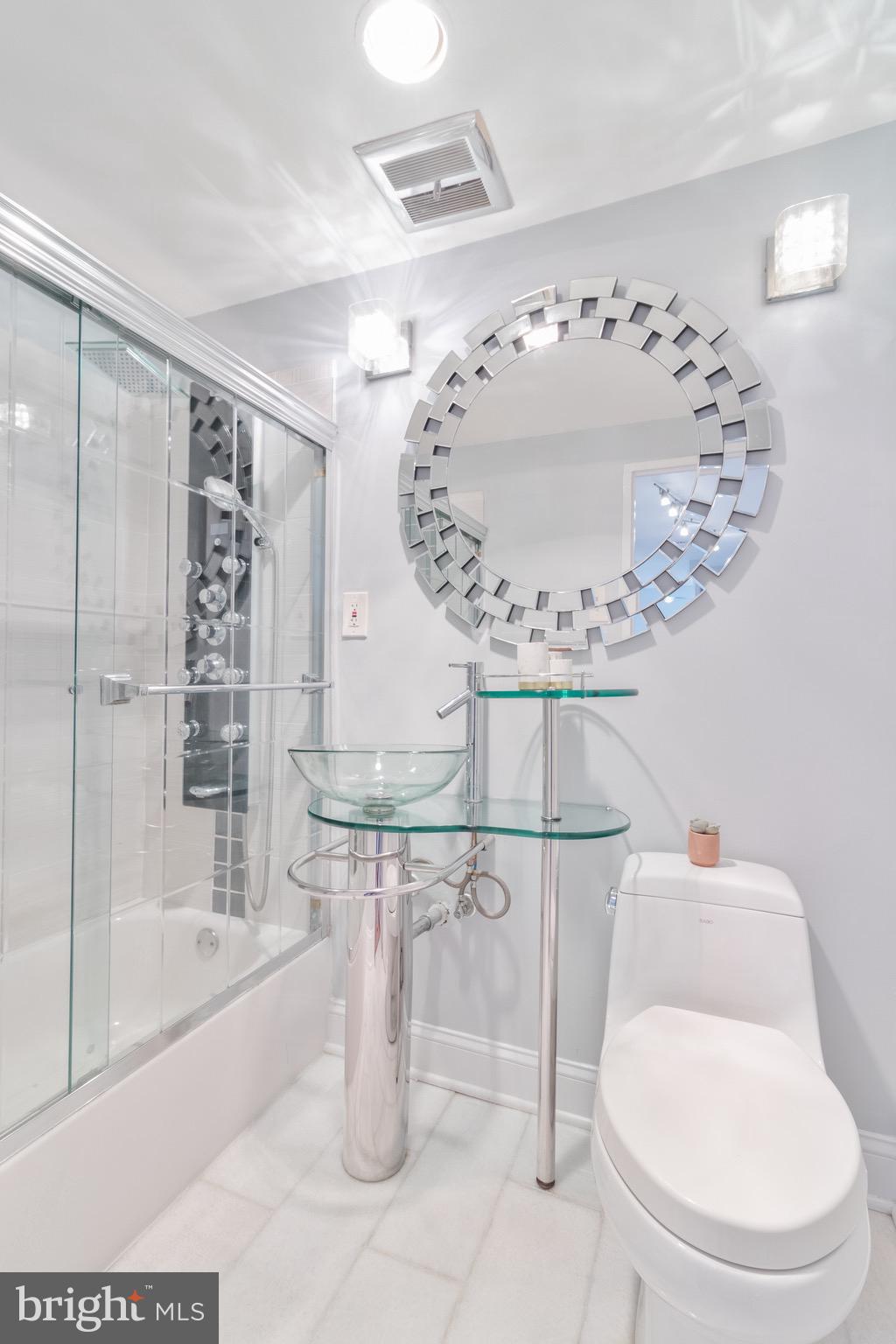 FORTY SIX HUNDRED - Residential