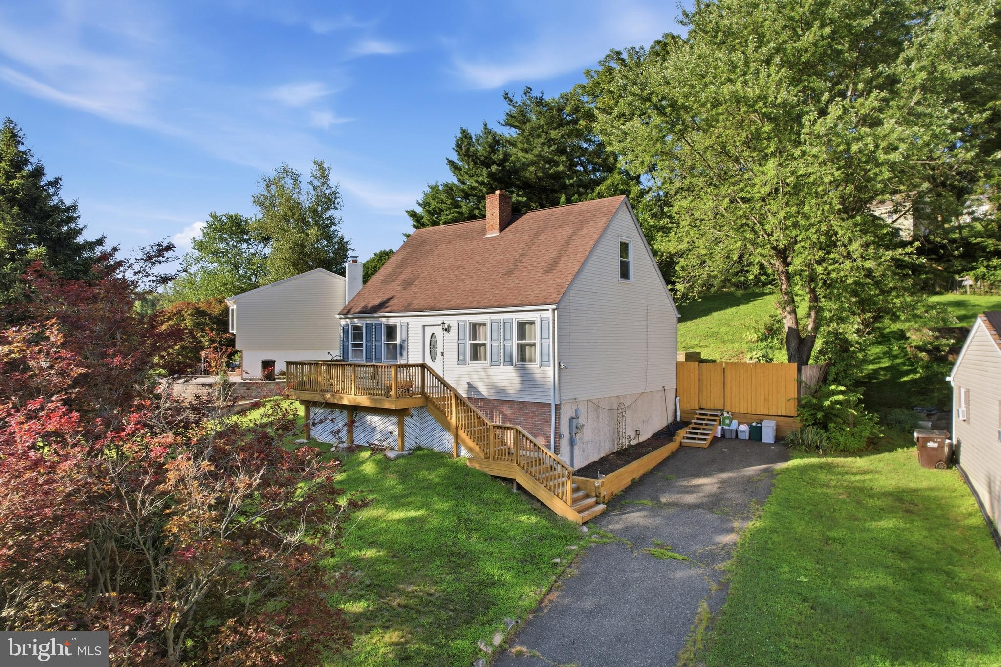 39 LINDY LANE