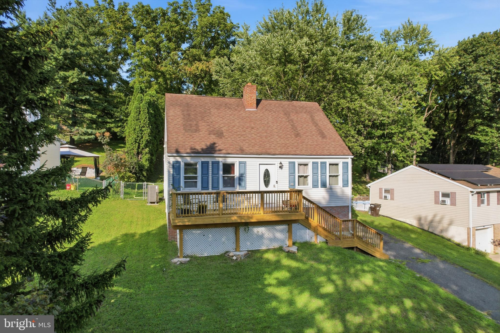 39 LINDY LANE