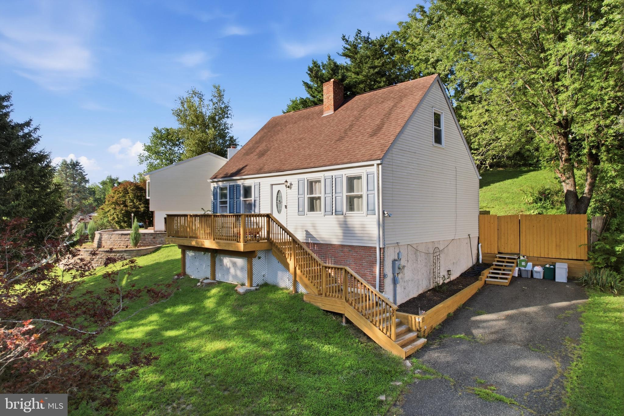 39 LINDY LANE