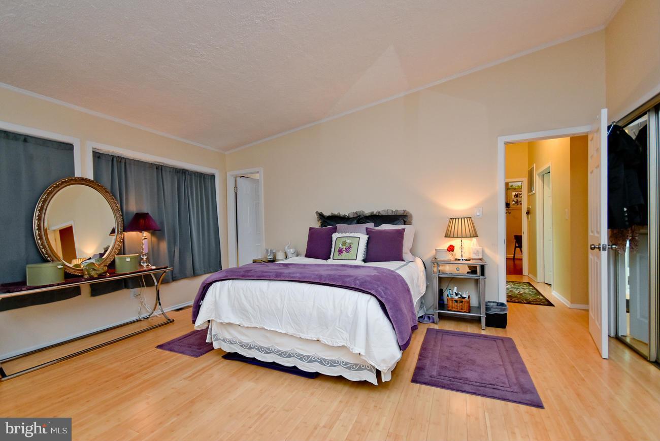 CLEMENS CROSSING - Residential