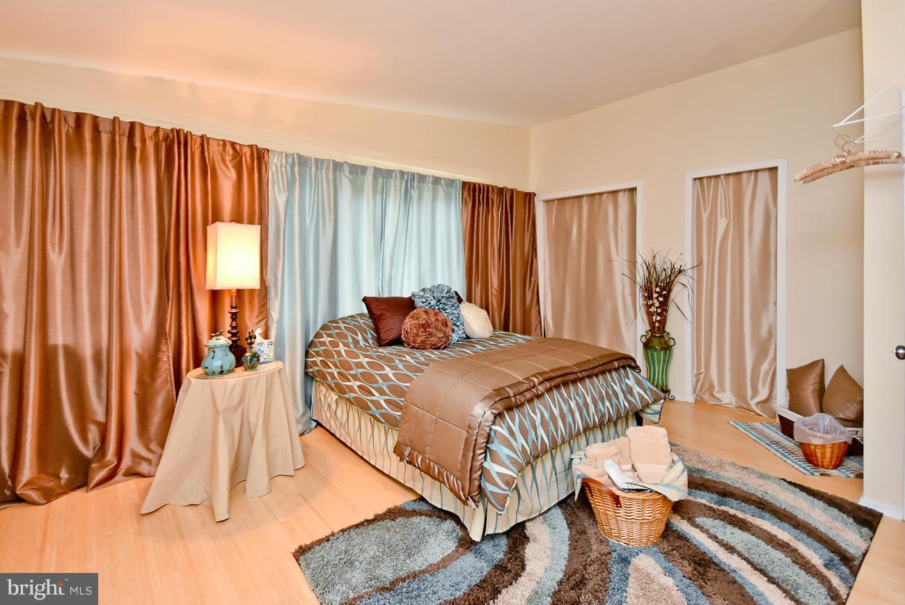 CLEMENS CROSSING - Residential