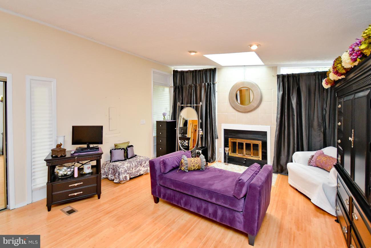 CLEMENS CROSSING - Residential