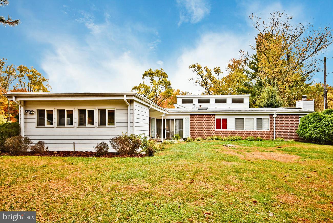 CLEMENS CROSSING - Residential