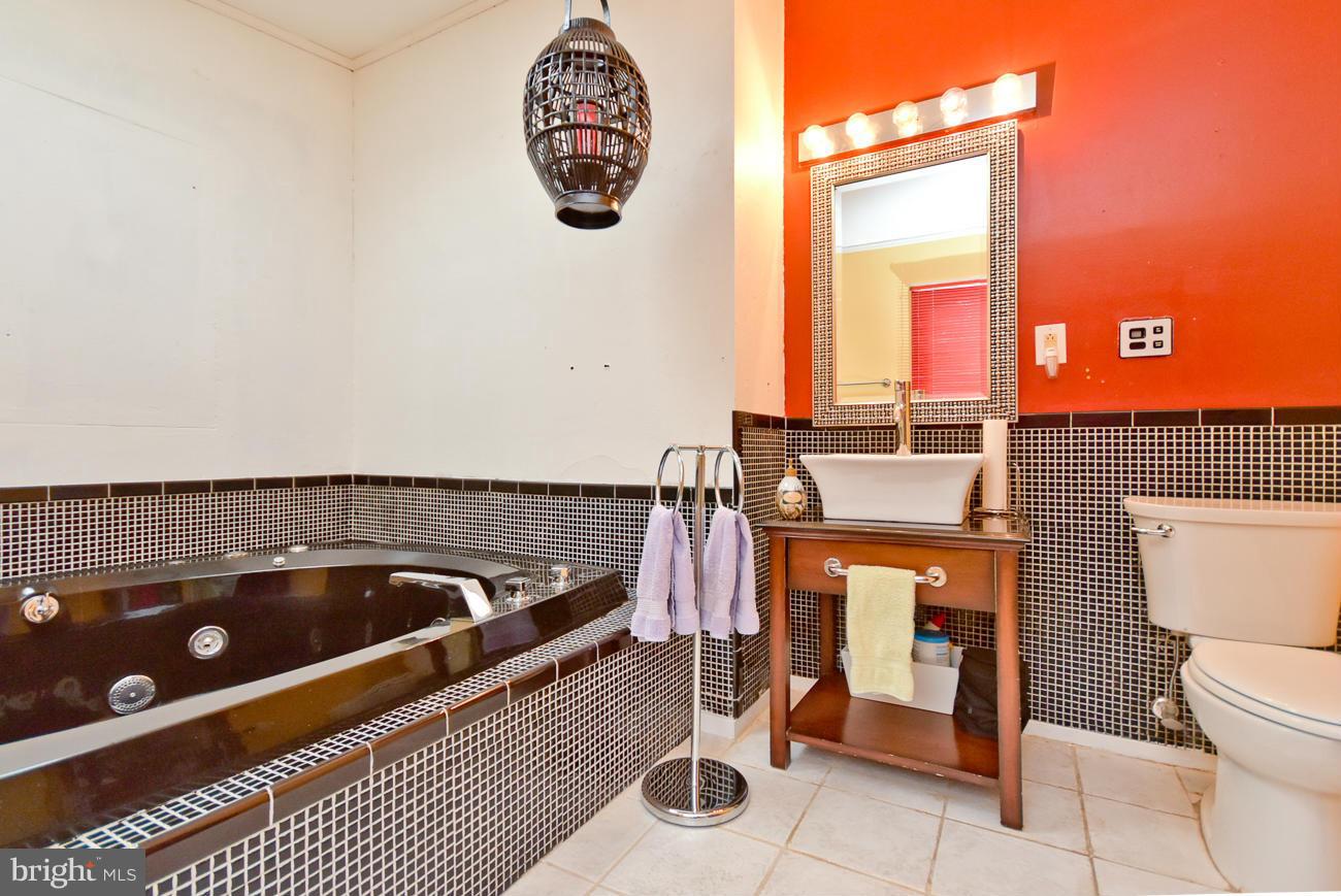 CLEMENS CROSSING - Residential