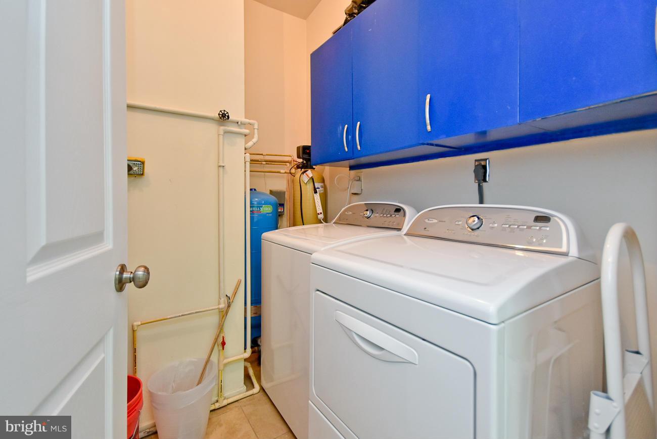 CLEMENS CROSSING - Residential