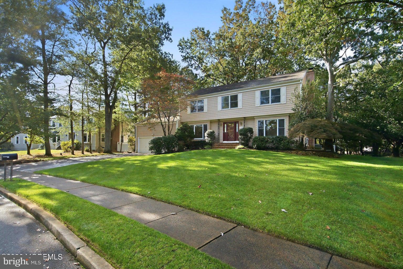 795 FOOTHILL COURT