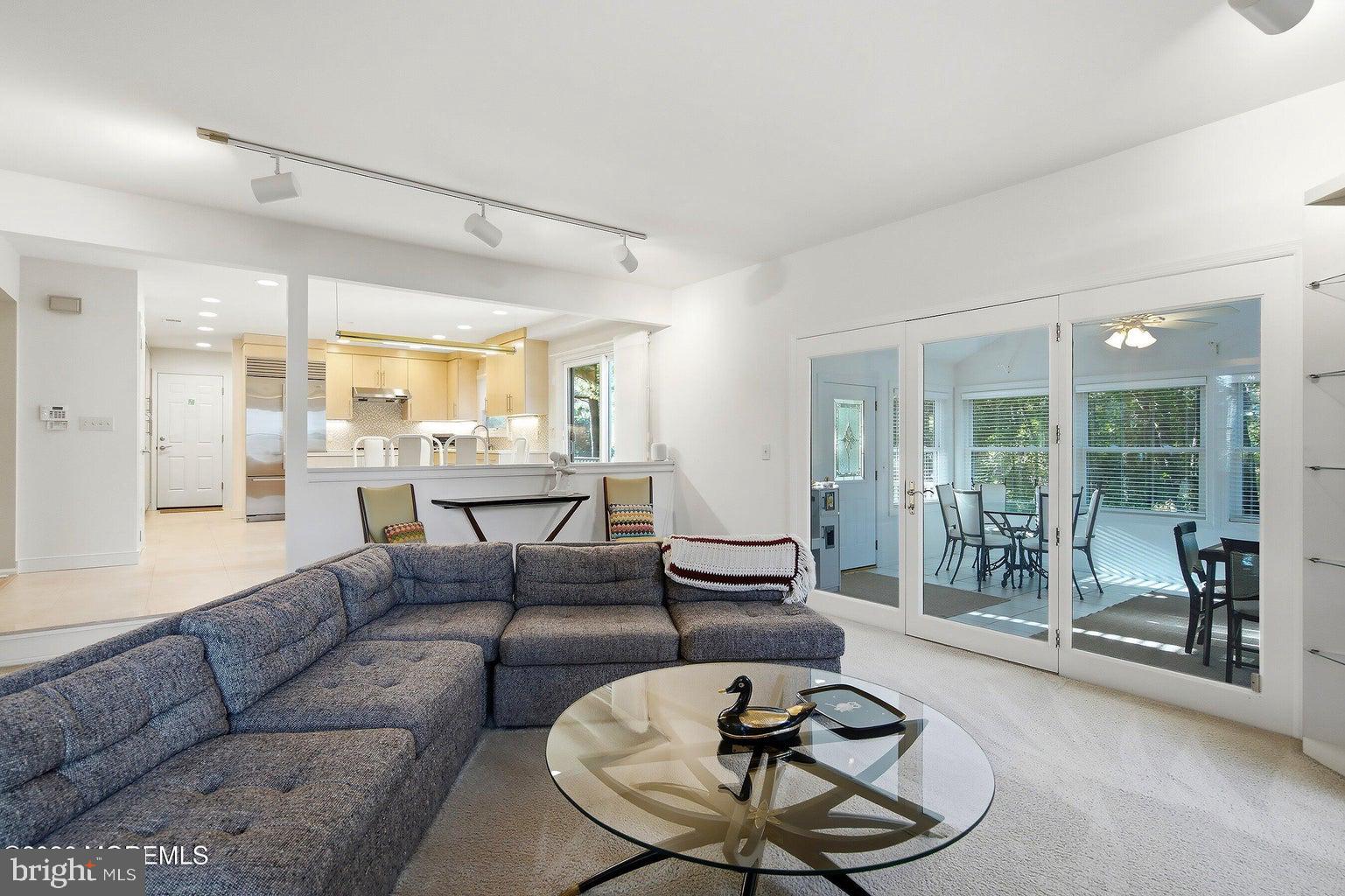 795 FOOTHILL COURT