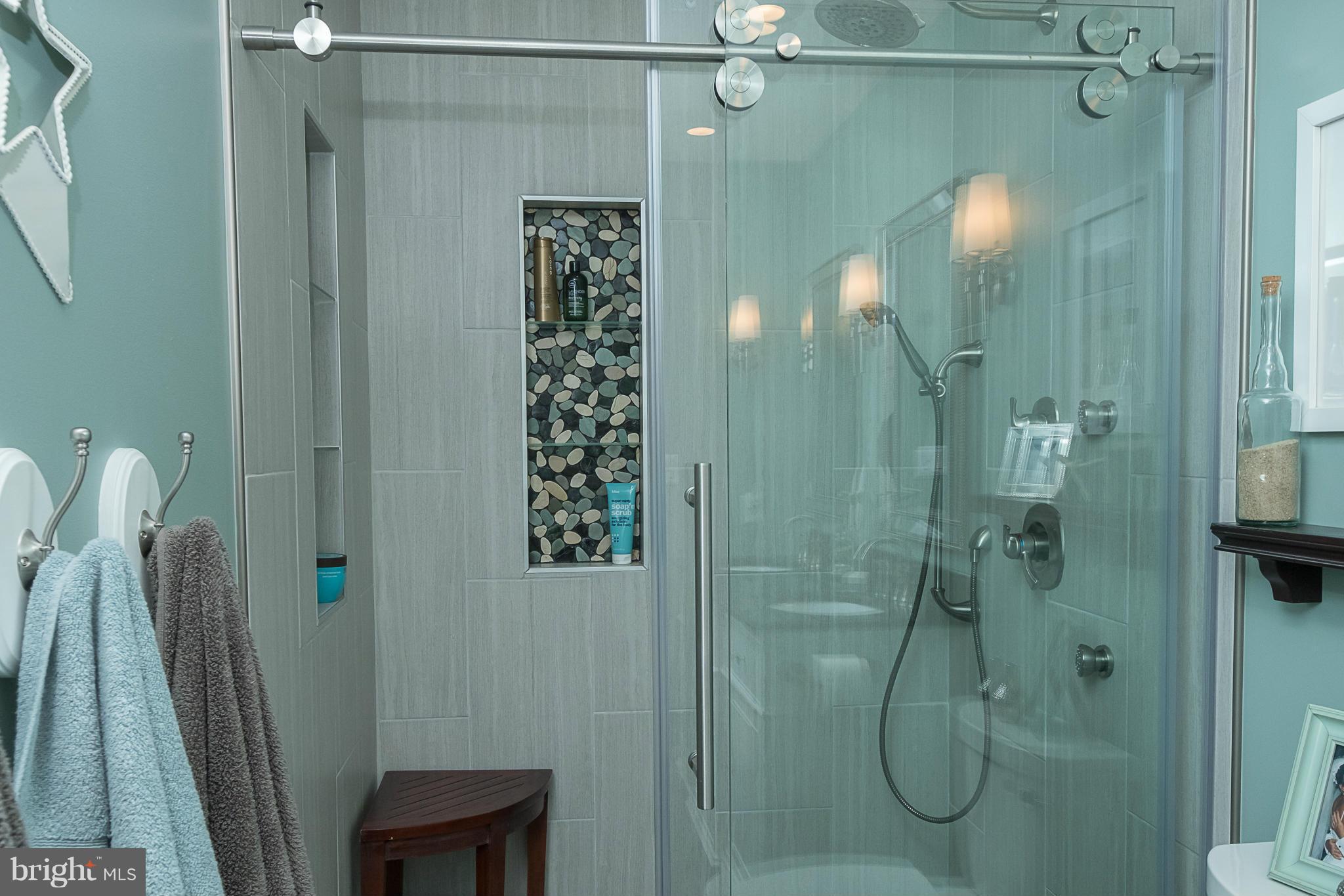 BAY HILLS - Residential