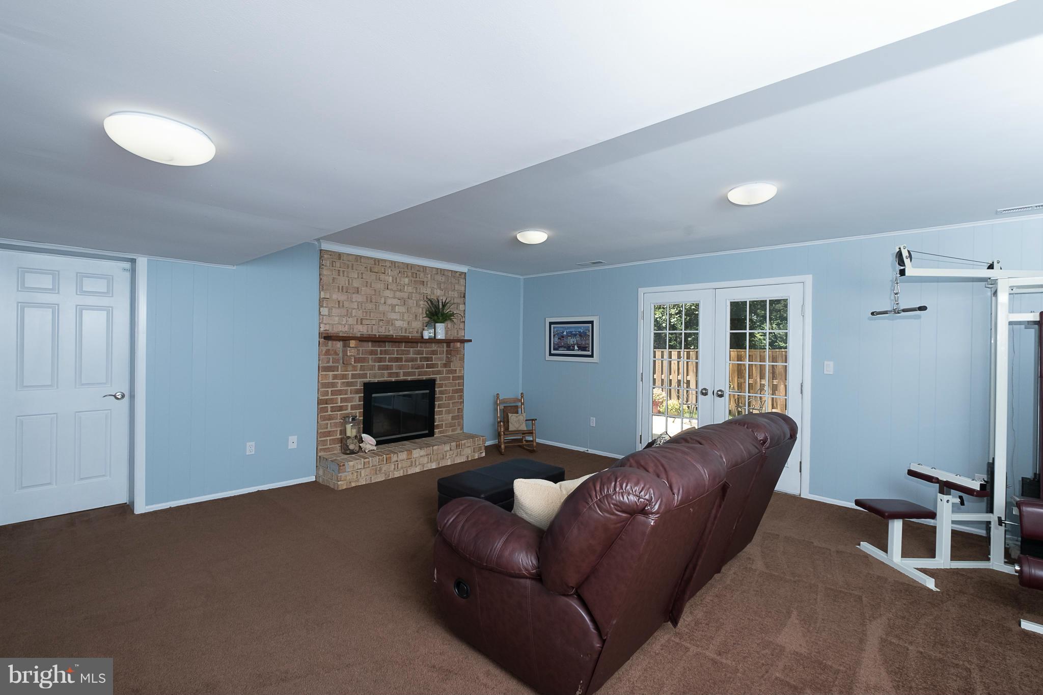 BAY HILLS - Residential