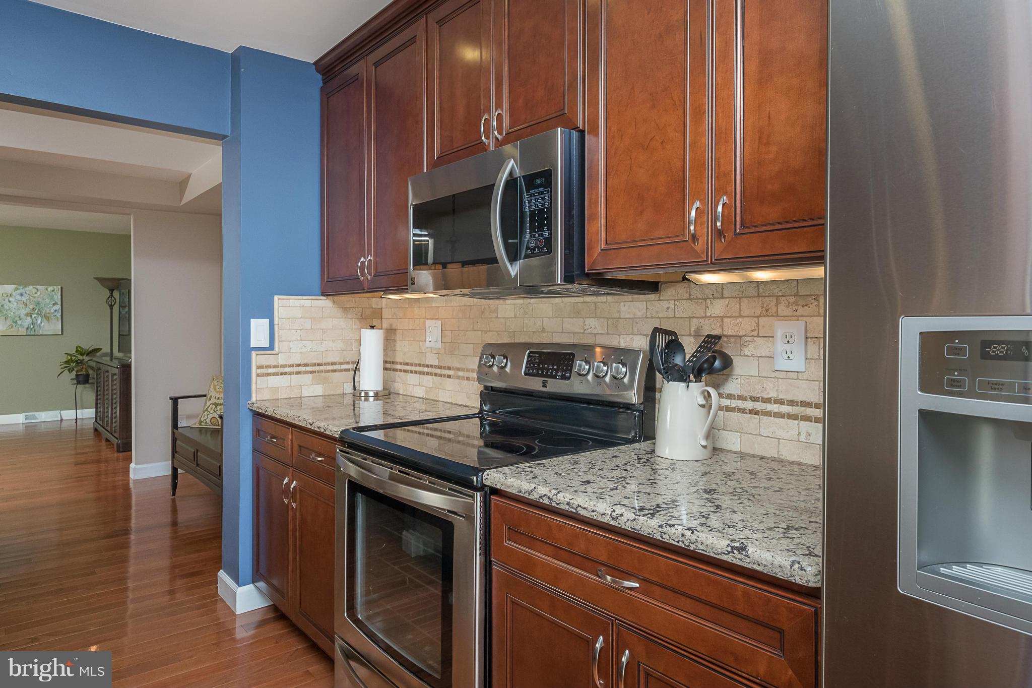 BAY HILLS - Residential