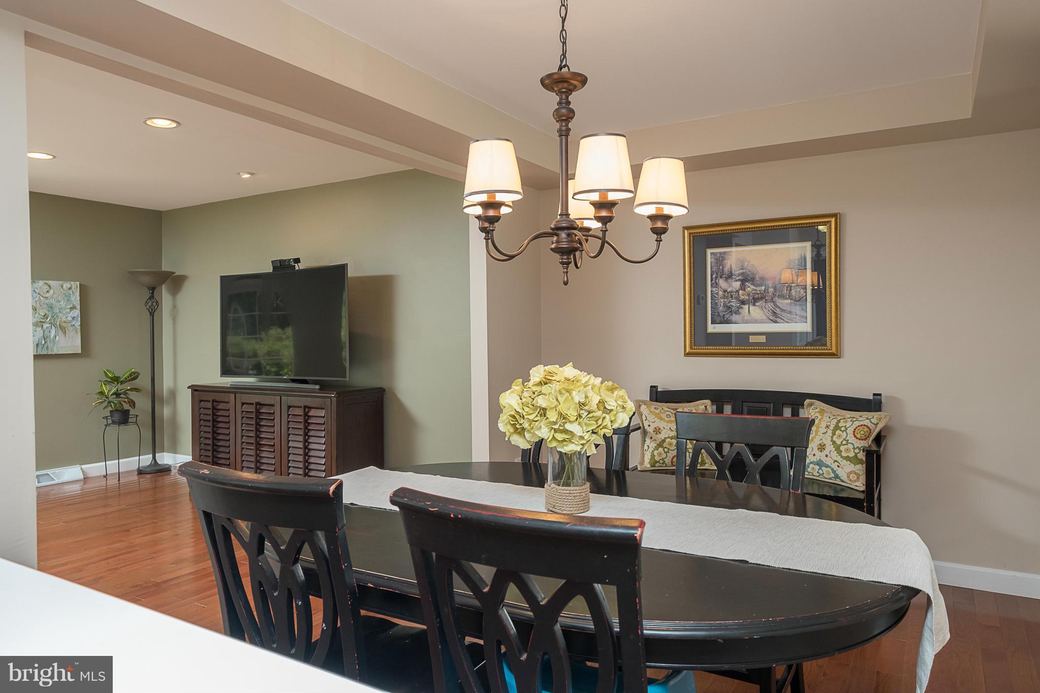 BAY HILLS - Residential