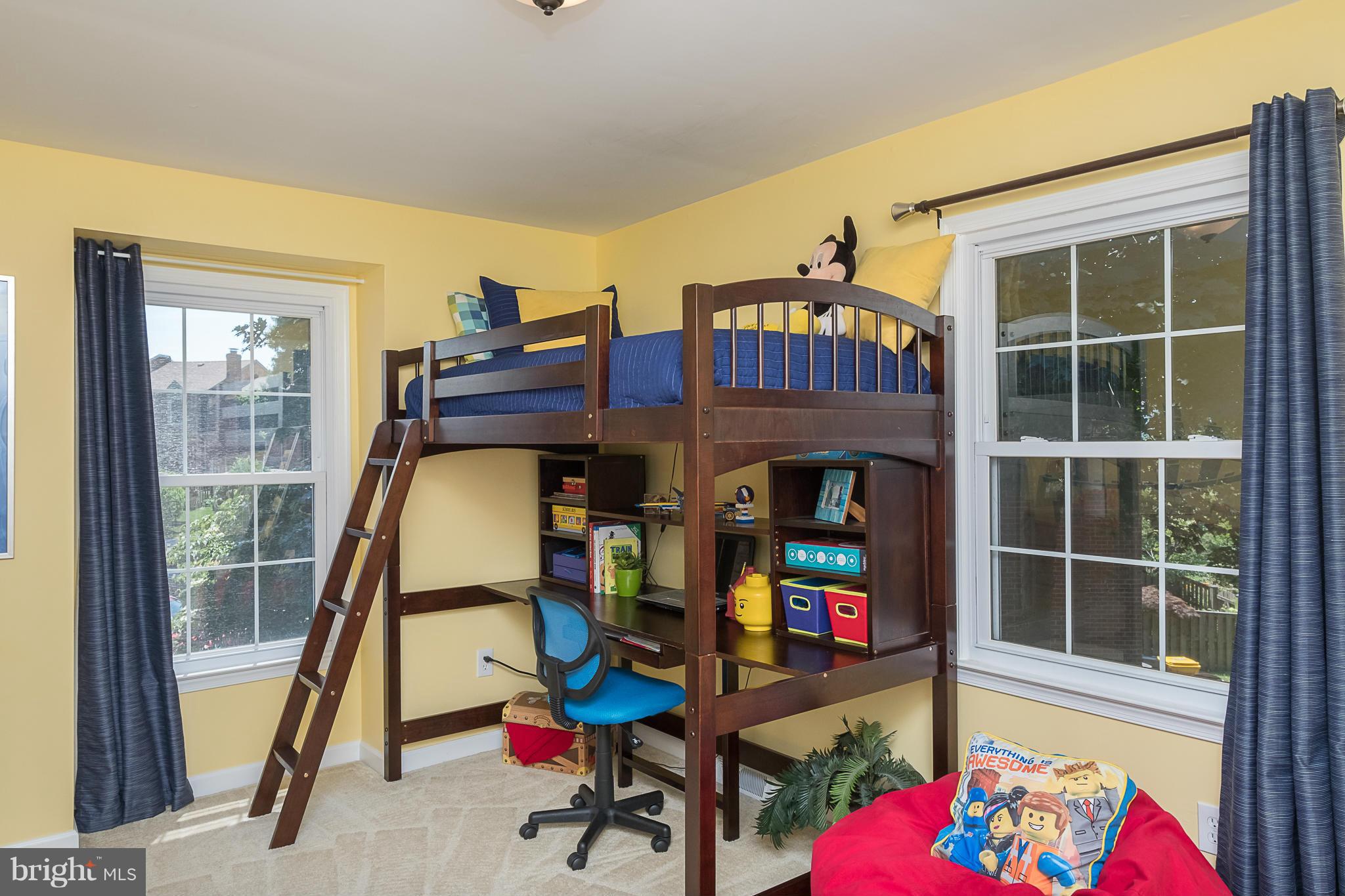 BAY HILLS - Residential