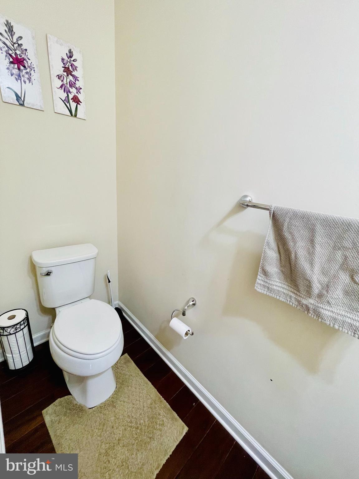 OXFORD SQUARE - Residential Lease