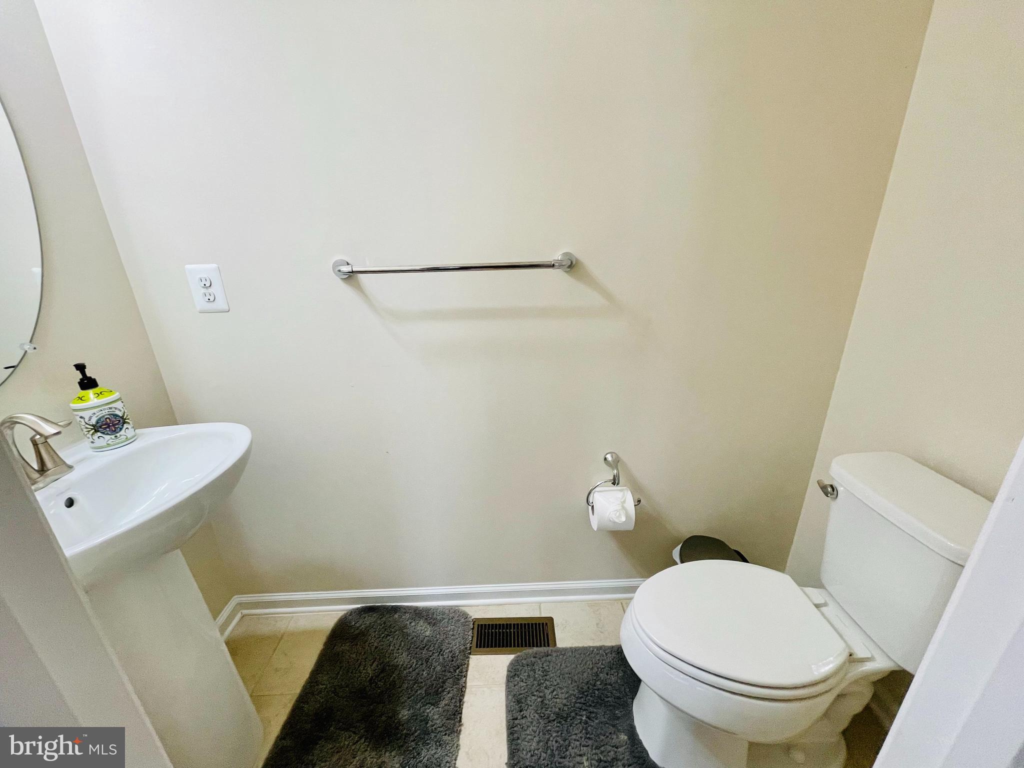 OXFORD SQUARE - Residential Lease