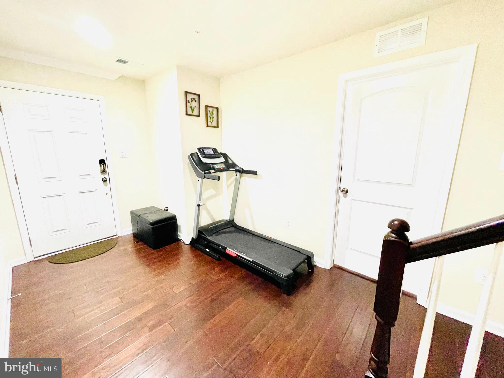 OXFORD SQUARE - Residential Lease