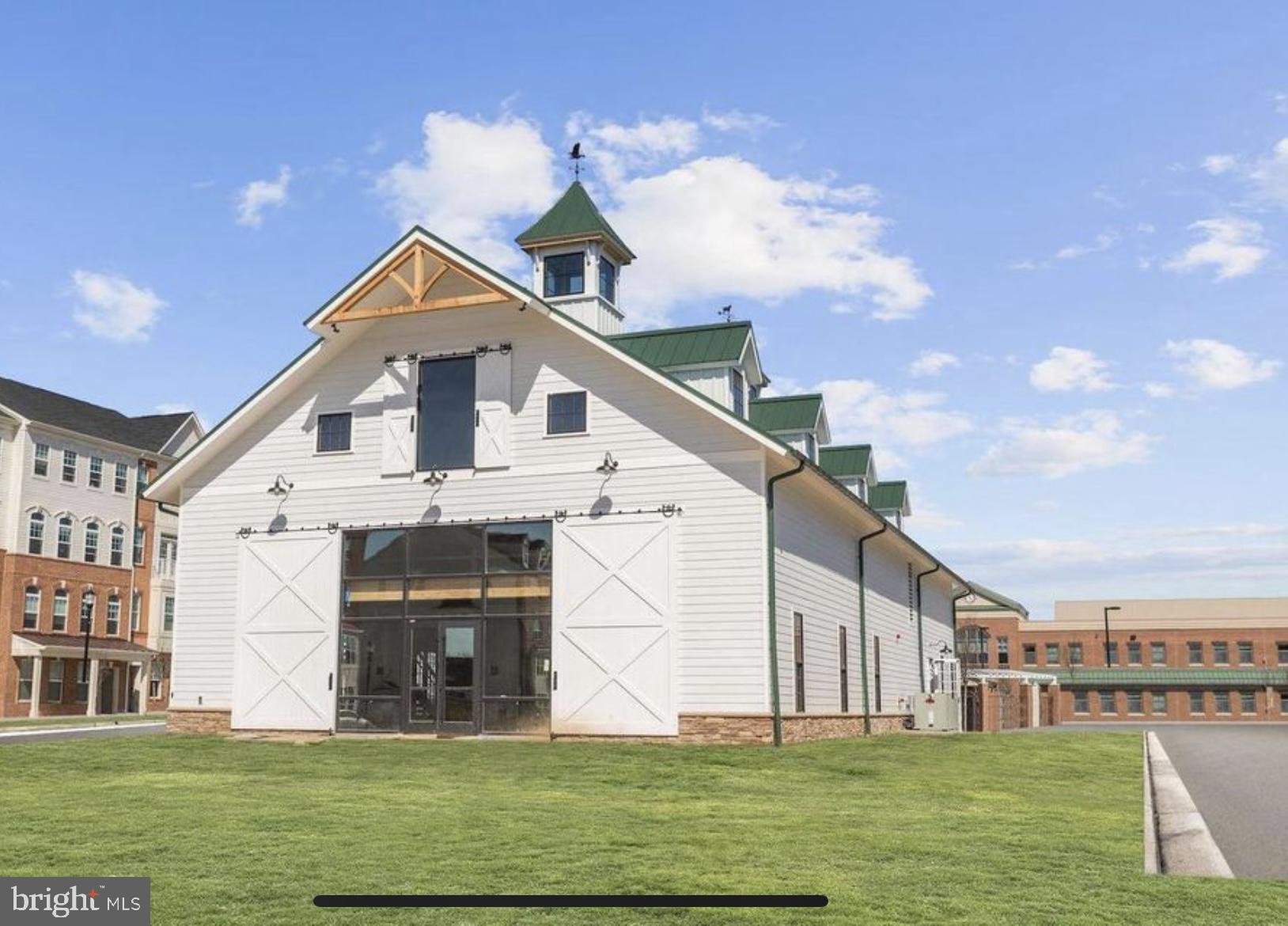 OXFORD SQUARE - Residential Lease