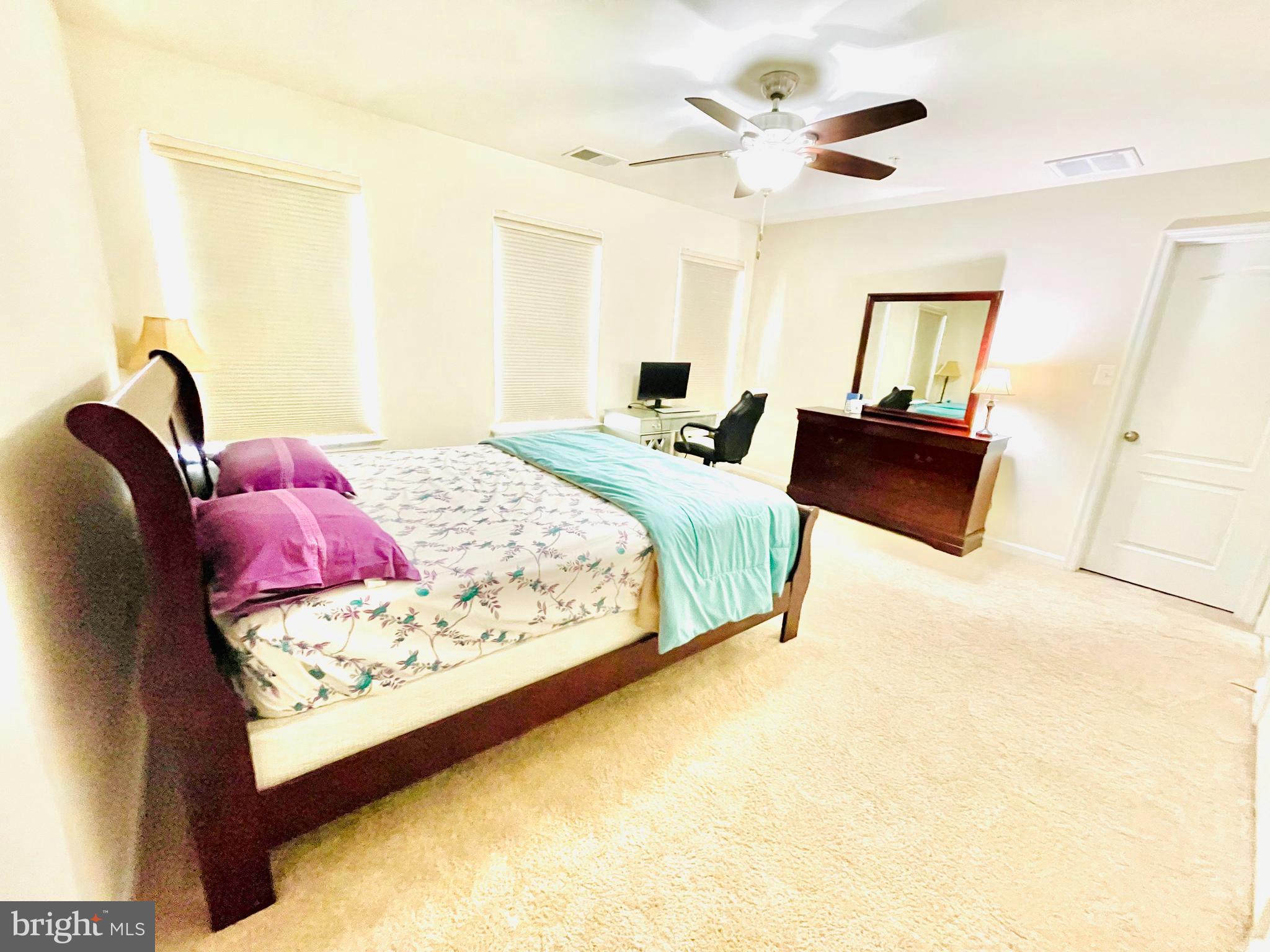 OXFORD SQUARE - Residential Lease