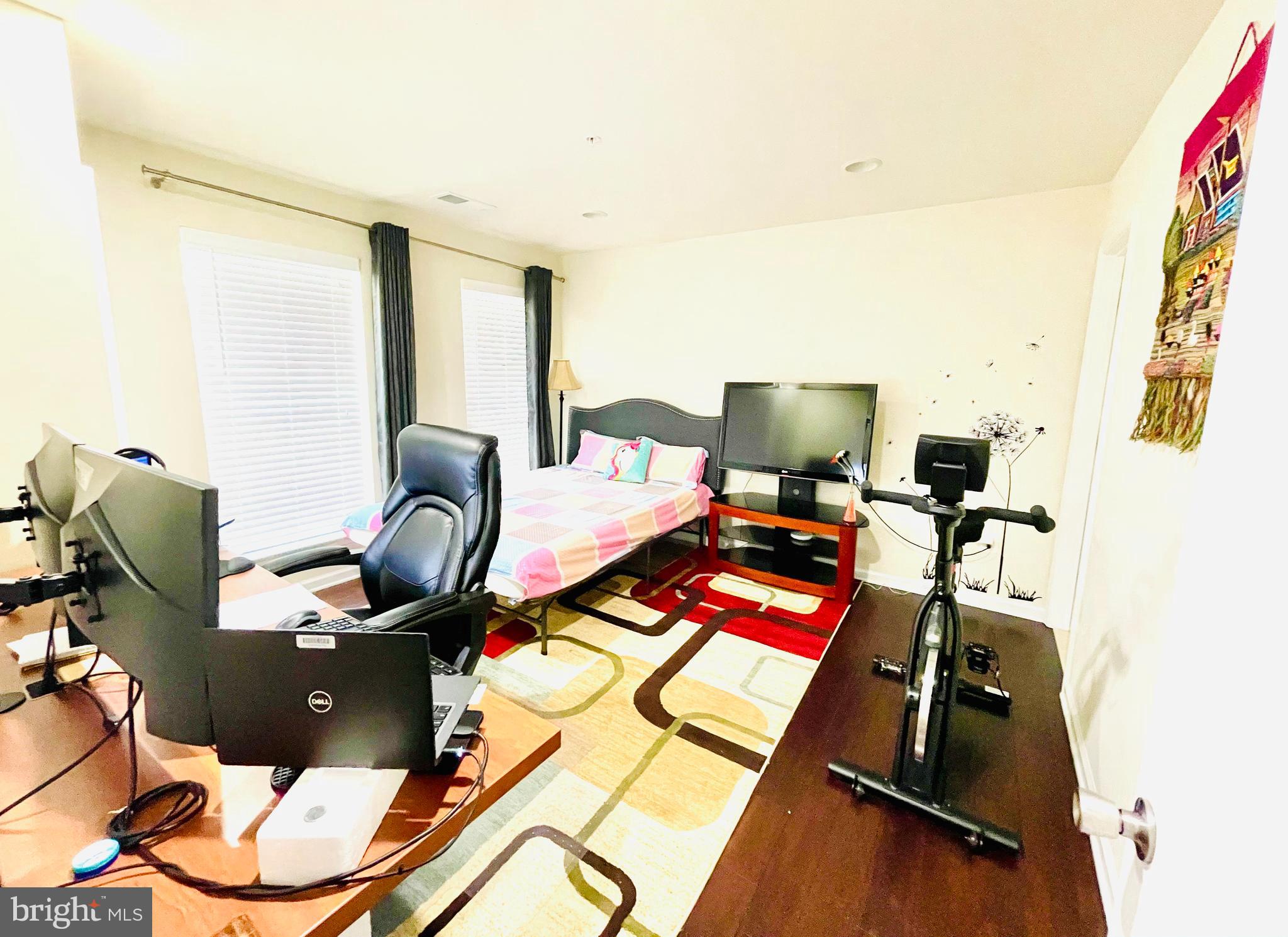 OXFORD SQUARE - Residential Lease