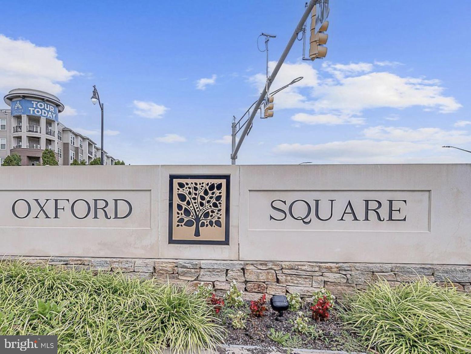 OXFORD SQUARE - Residential Lease