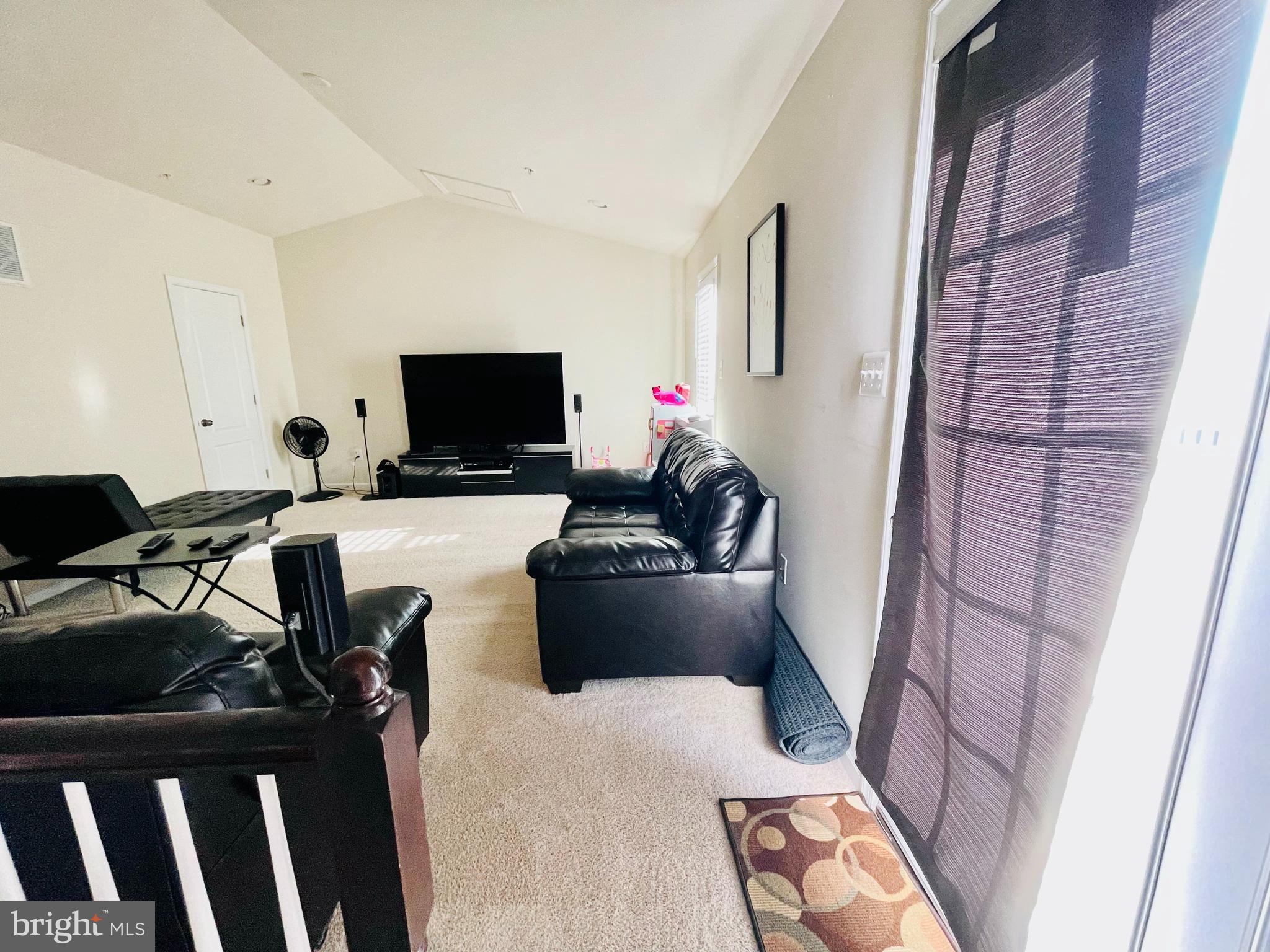 OXFORD SQUARE - Residential Lease