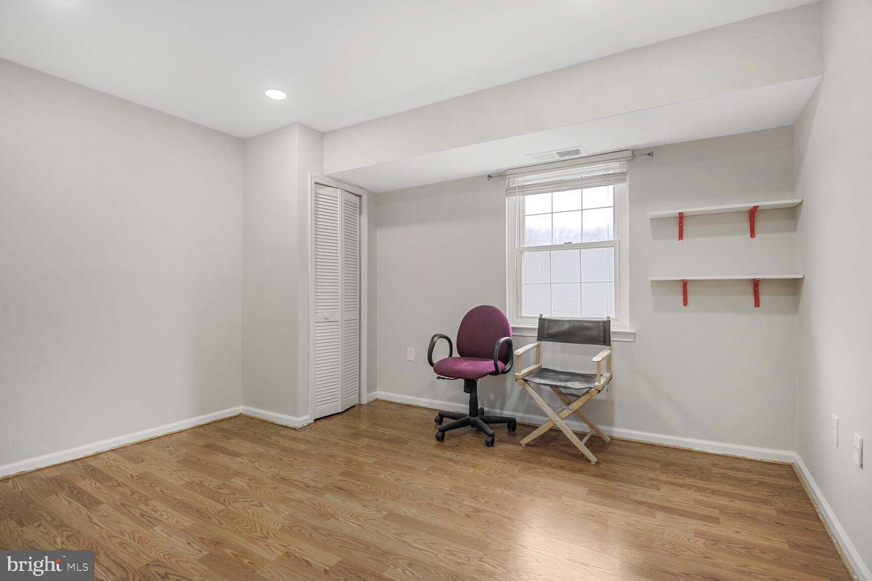 PLYMOUTH GARDENS - Residential Lease