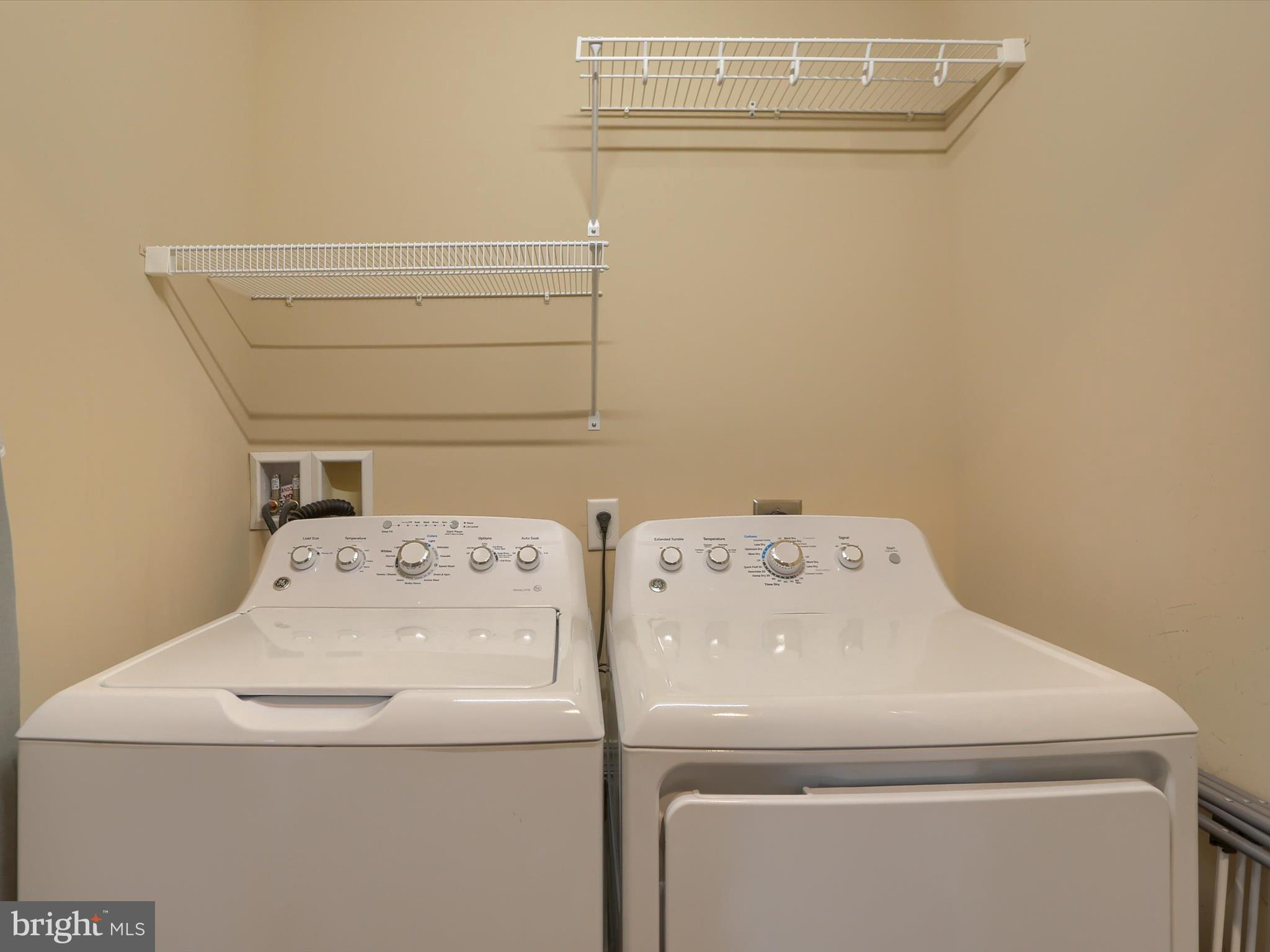 SPRING ROCK - Residential Lease