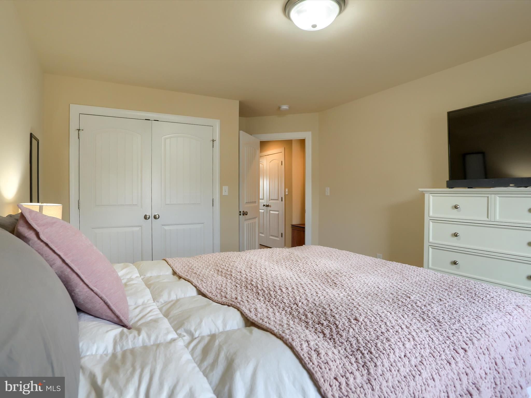 SPRING ROCK - Residential Lease