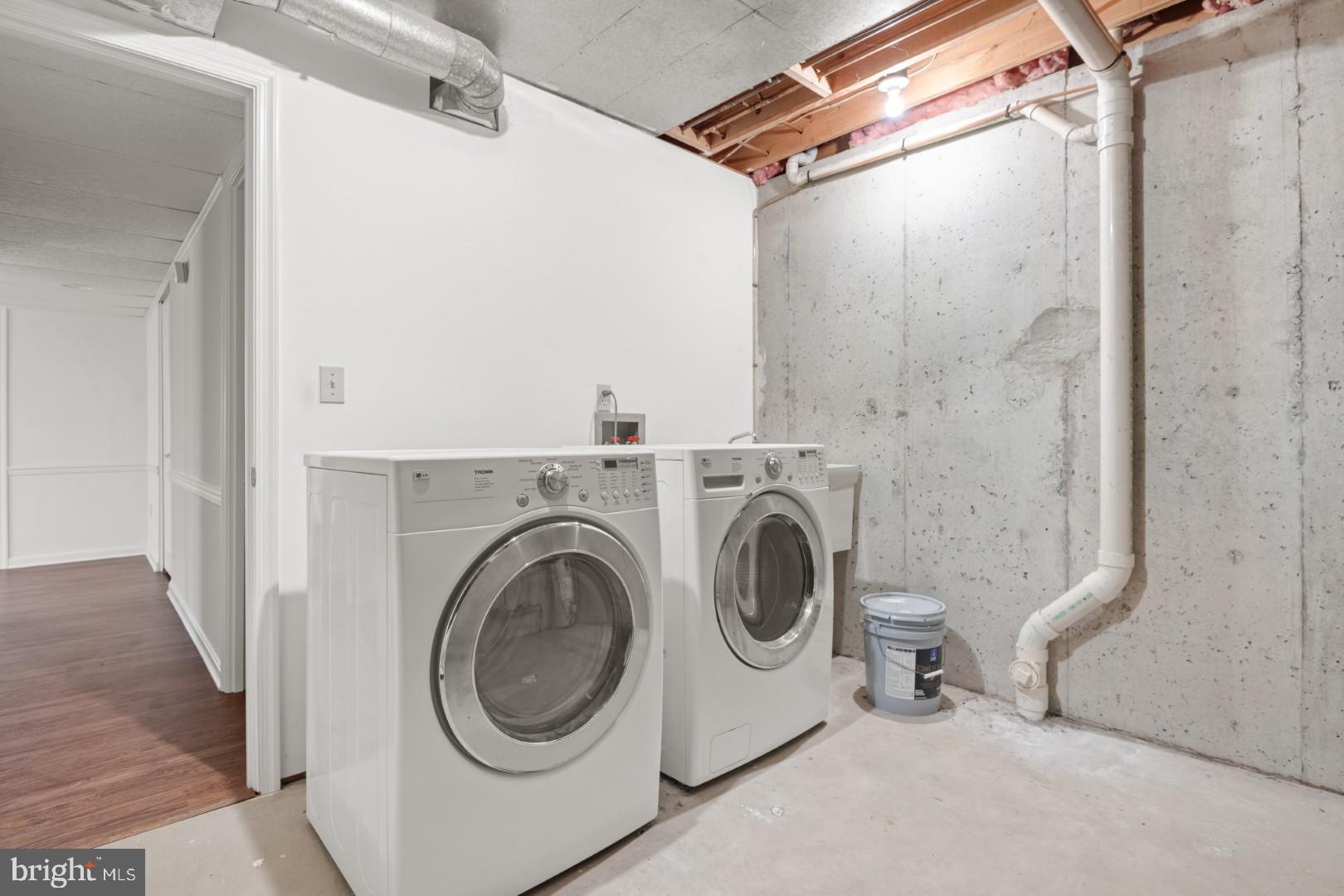 OAKMONT - Residential