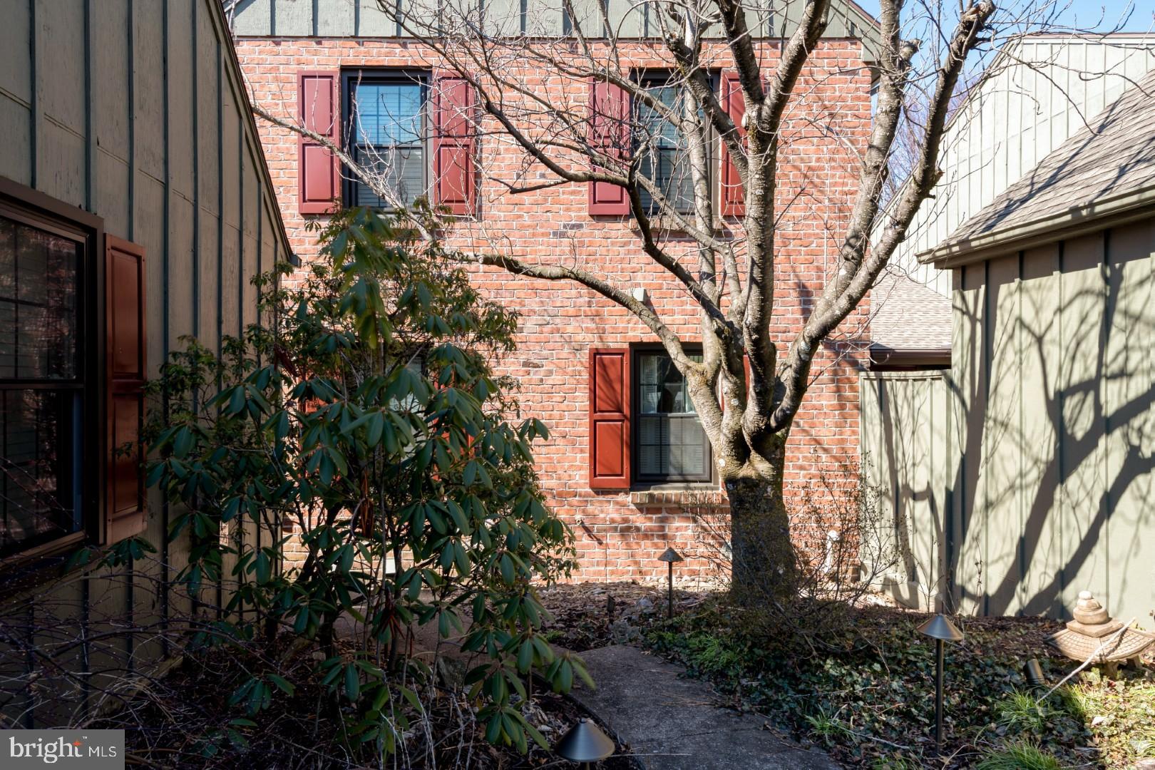 OAKMONT - Residential