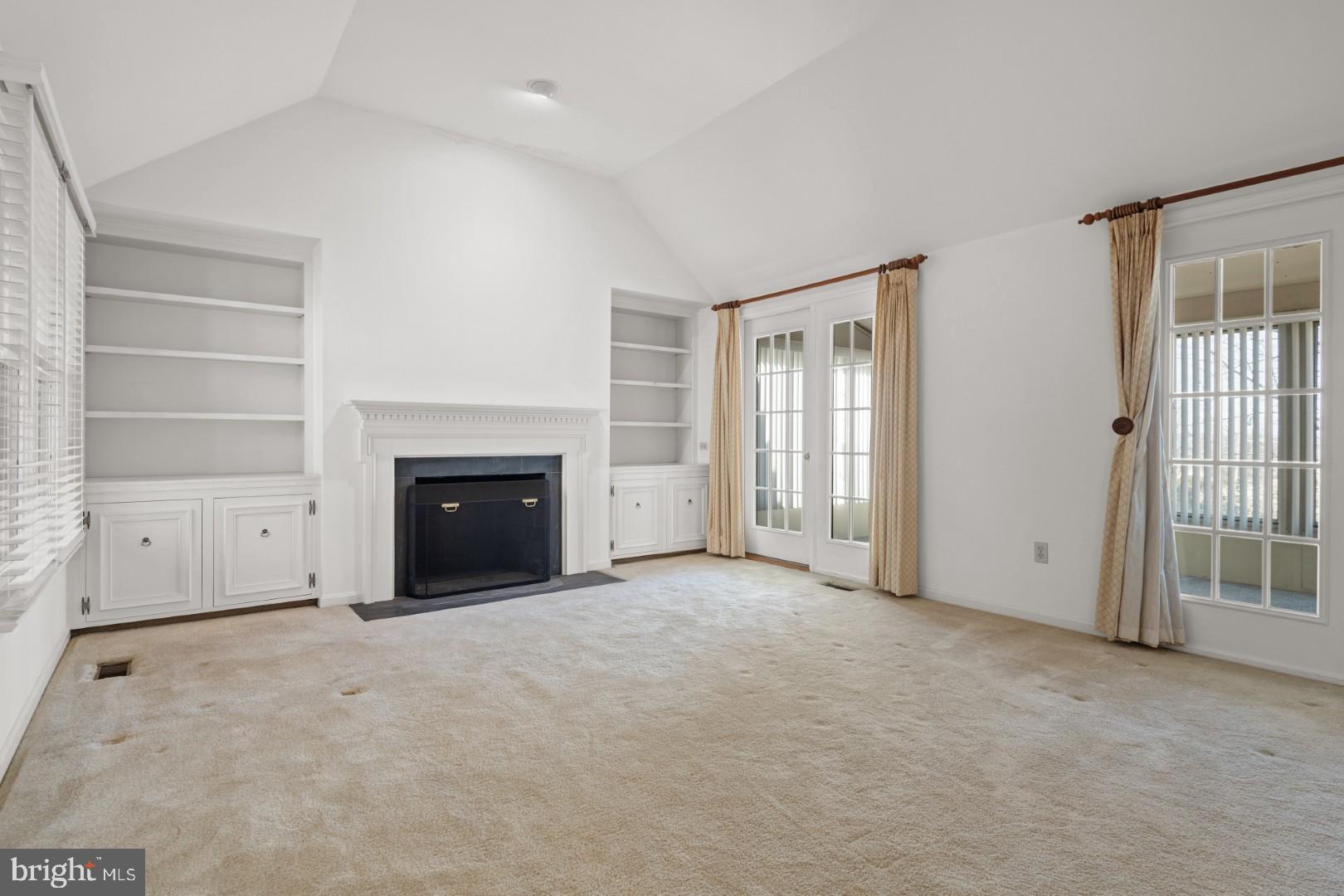 OAKMONT - Residential