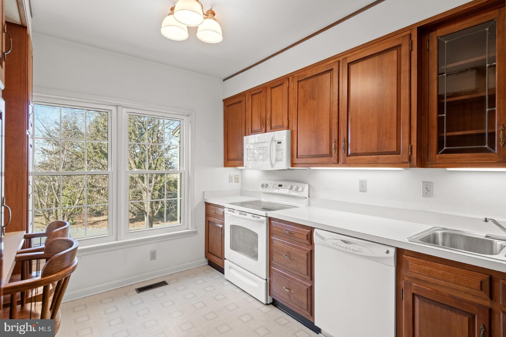 OAKMONT - Residential