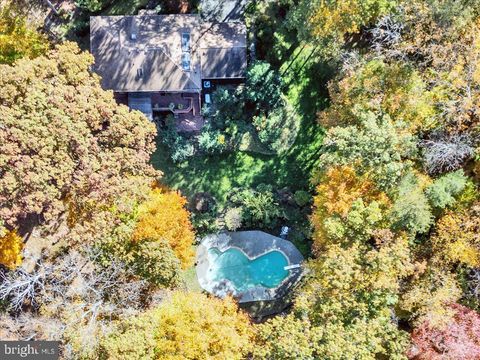 8150 WOLF RUN SHOALS ROAD CLIFTON VA 20124