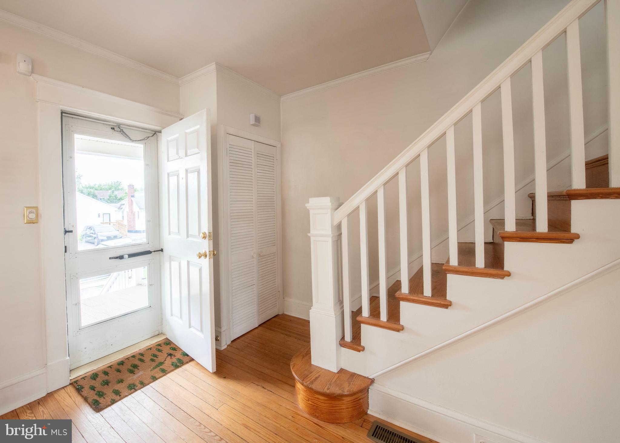 10 HAWTHORNE AVENUE
