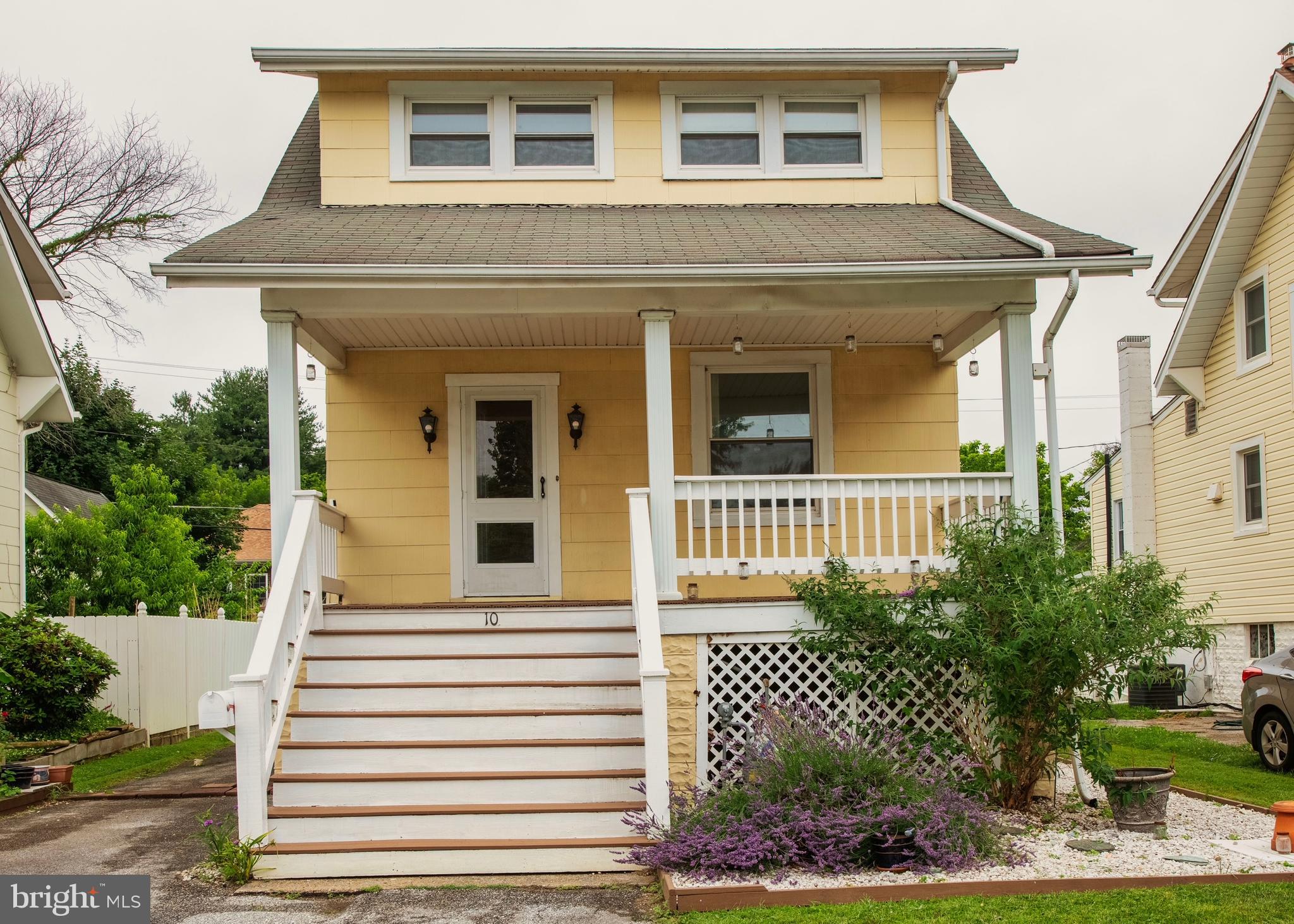 10 HAWTHORNE AVENUE