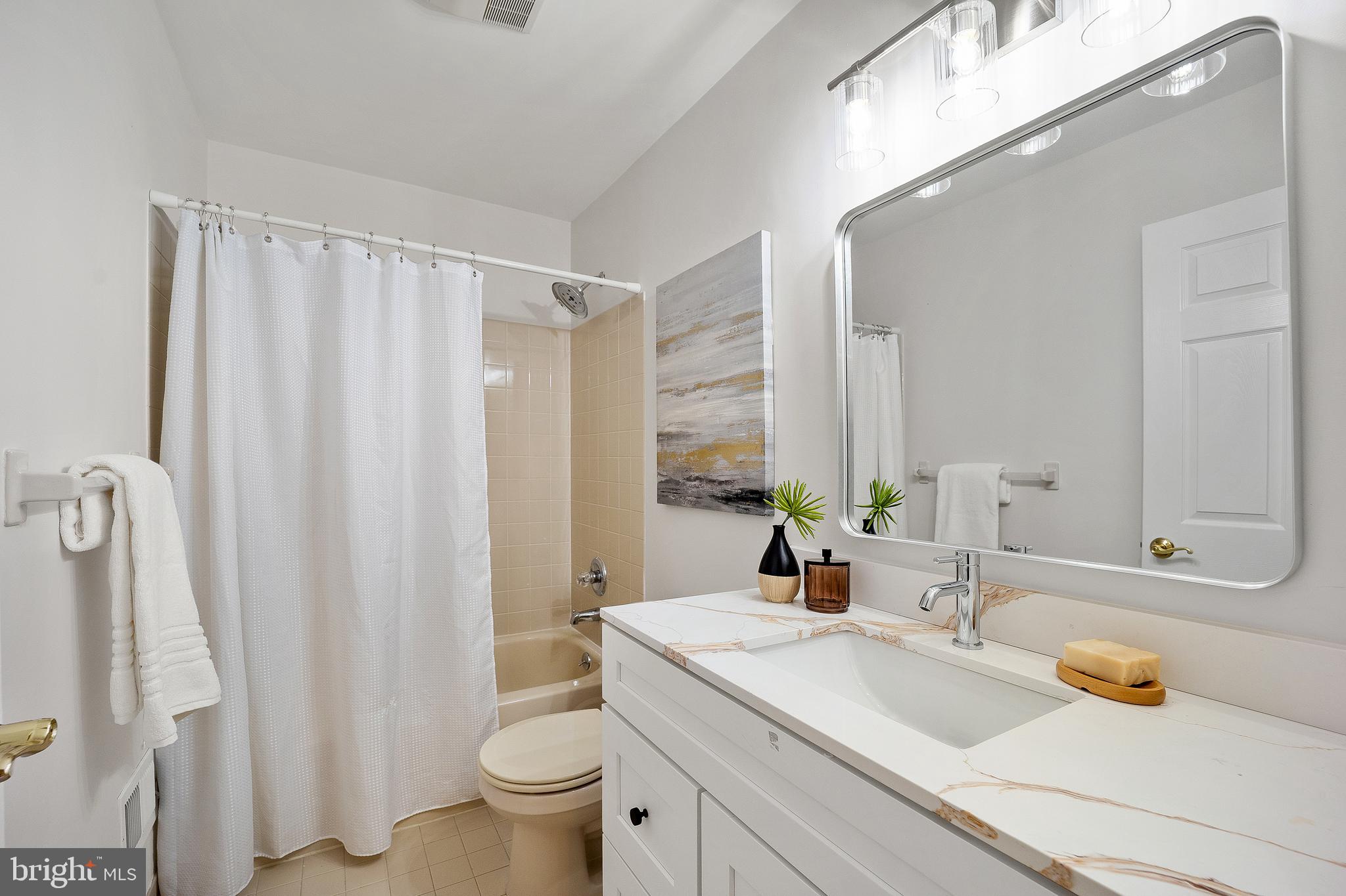 OAK TREE FARMS - Residential