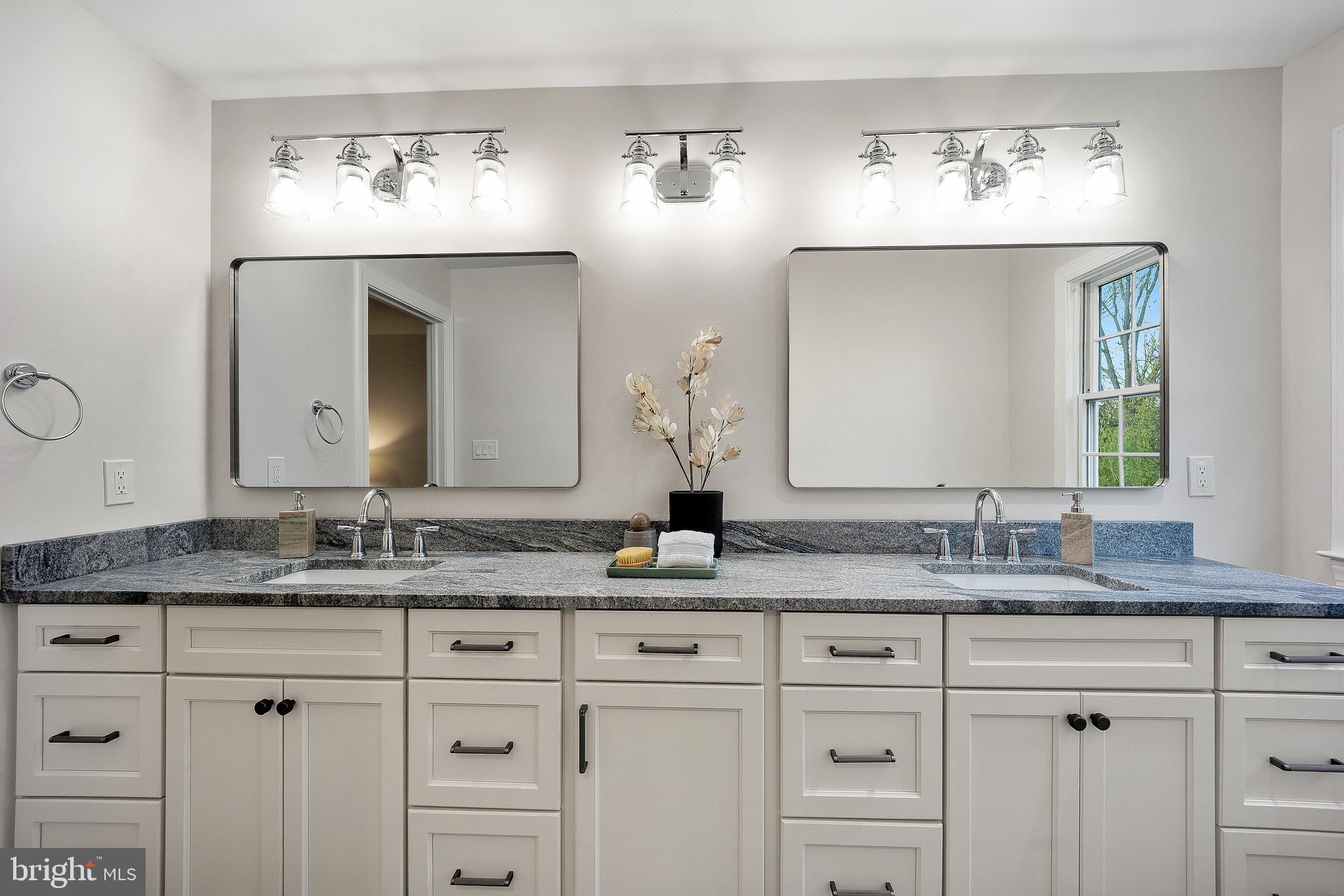 OAK TREE FARMS - Residential