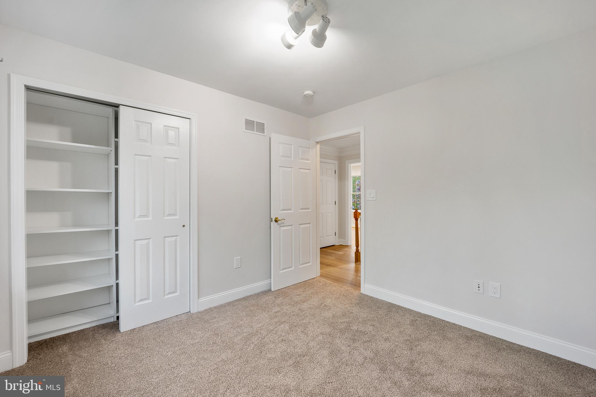 OAK TREE FARMS - Residential