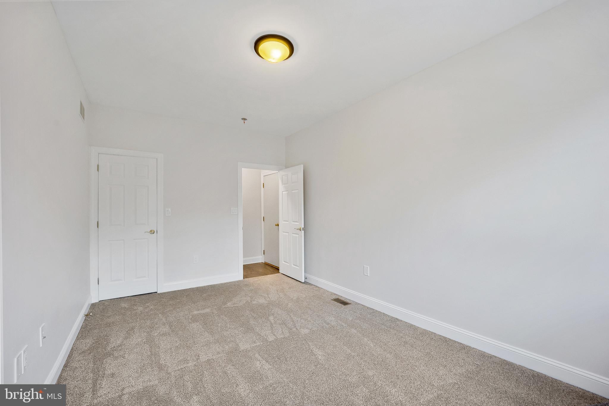 OAK TREE FARMS - Residential