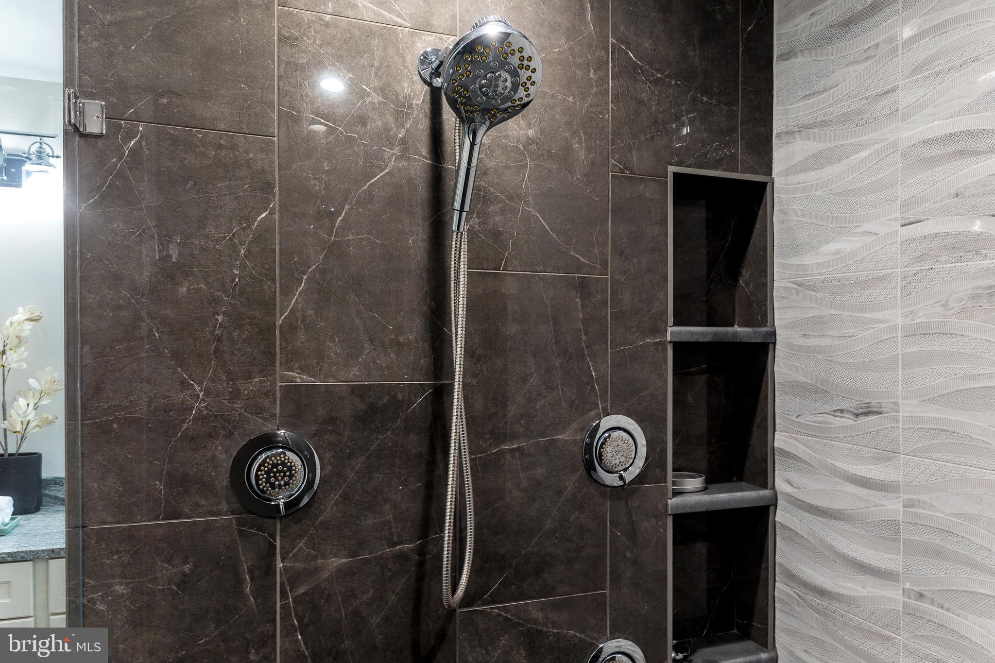 OAK TREE FARMS - Residential