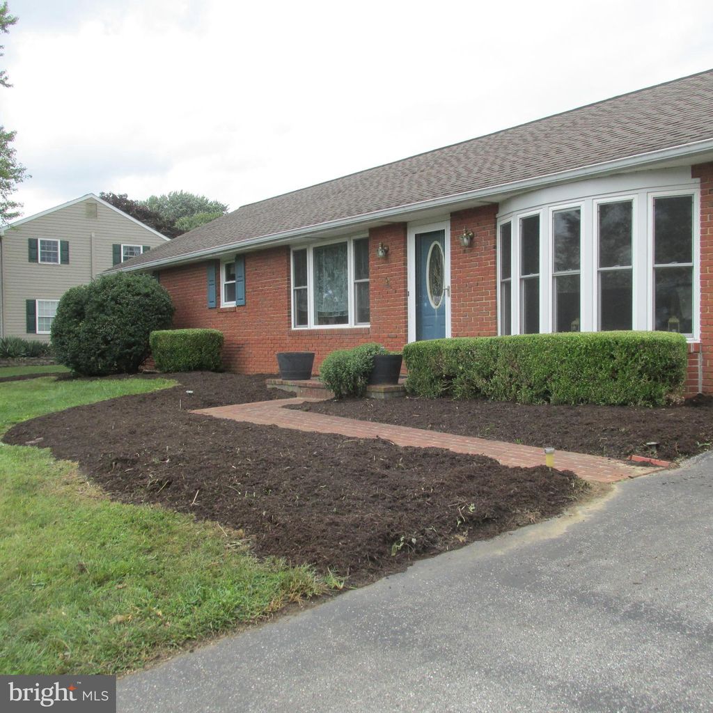 Photo of 9 SADDLER DR, CHRISTIANA, PA 17509 (MLS # PALA2039386)