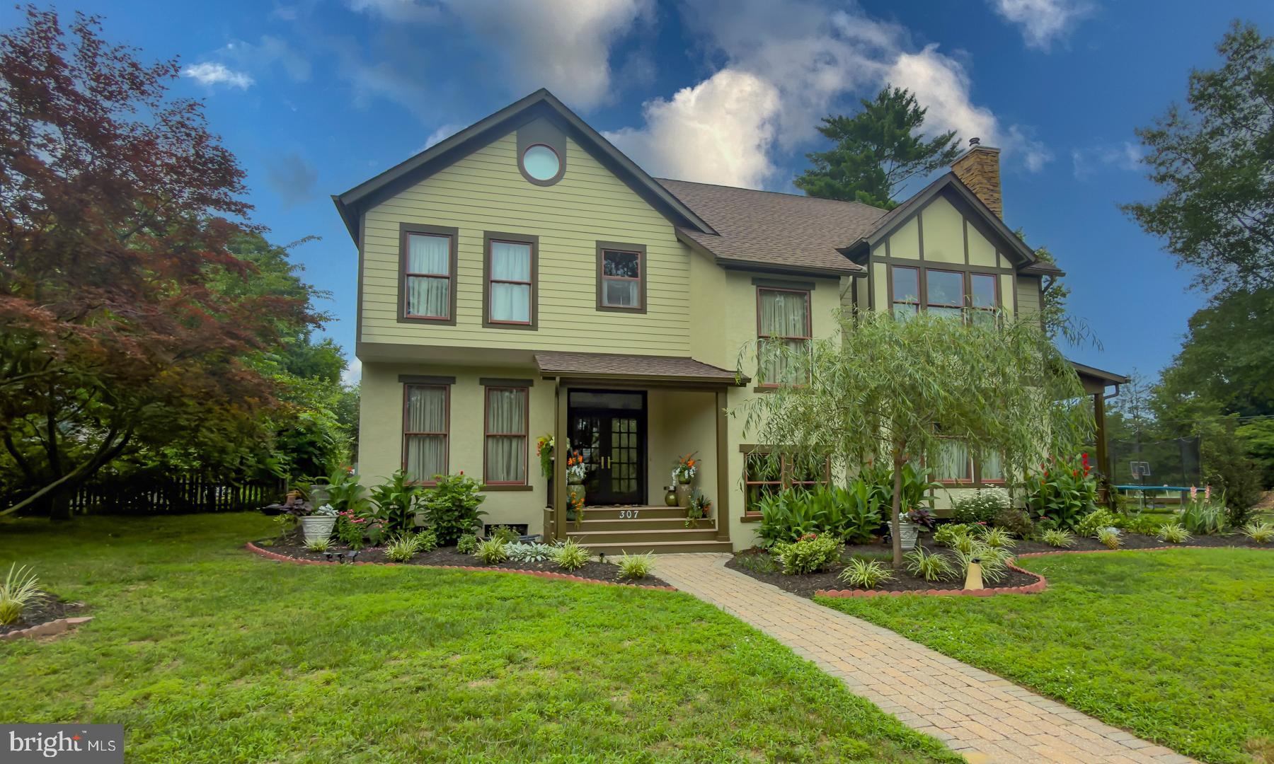 307 E BUTTONWOOD STREET