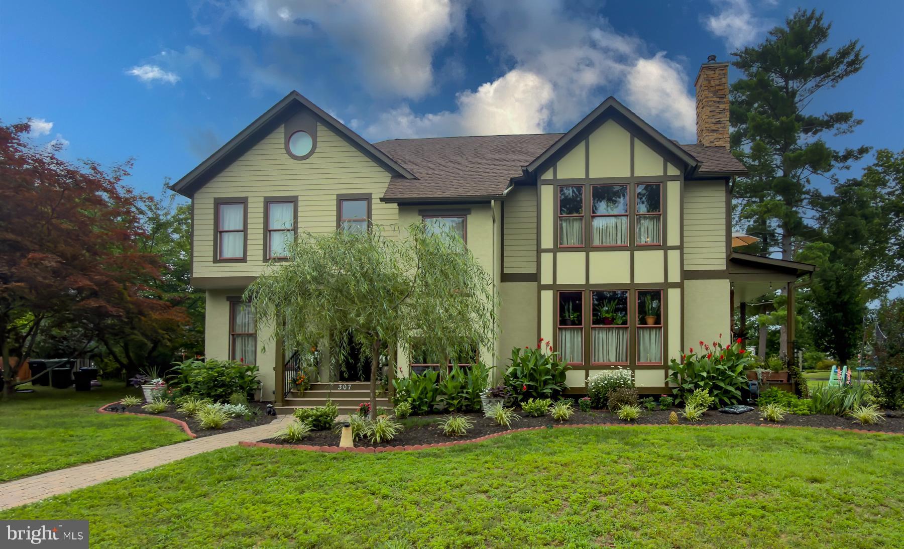307 E BUTTONWOOD STREET