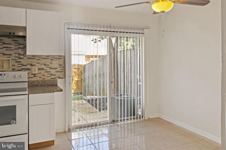 OAK MANOR TWN HSE CONDO - Residential