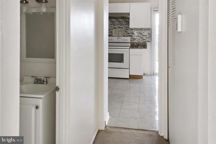 OAK MANOR TWN HSE CONDO - Residential