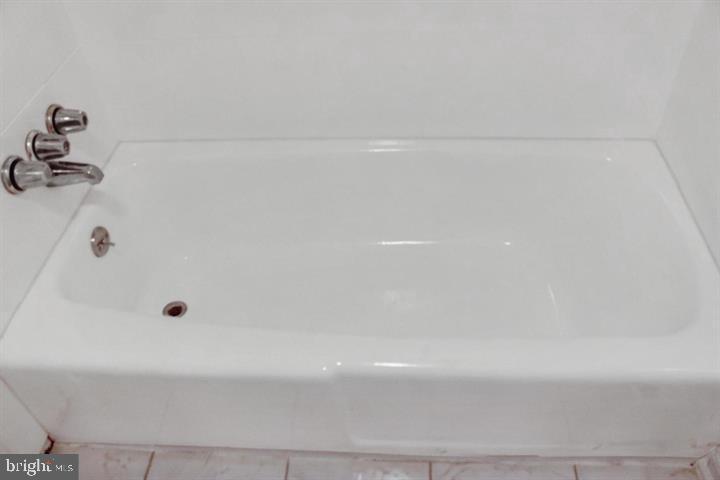 OAK MANOR TWN HSE CONDO - Residential