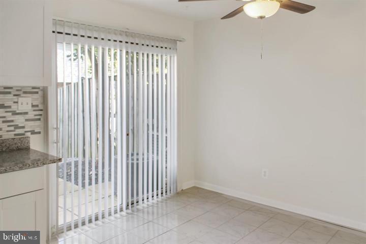 OAK MANOR TWN HSE CONDO - Residential