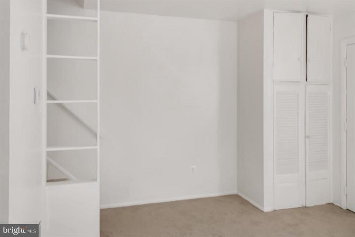 OAK MANOR TWN HSE CONDO - Residential