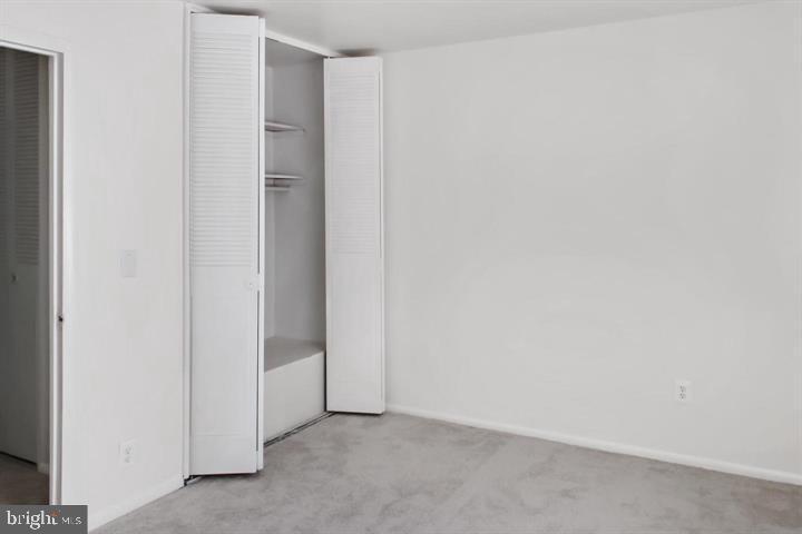 OAK MANOR TWN HSE CONDO - Residential