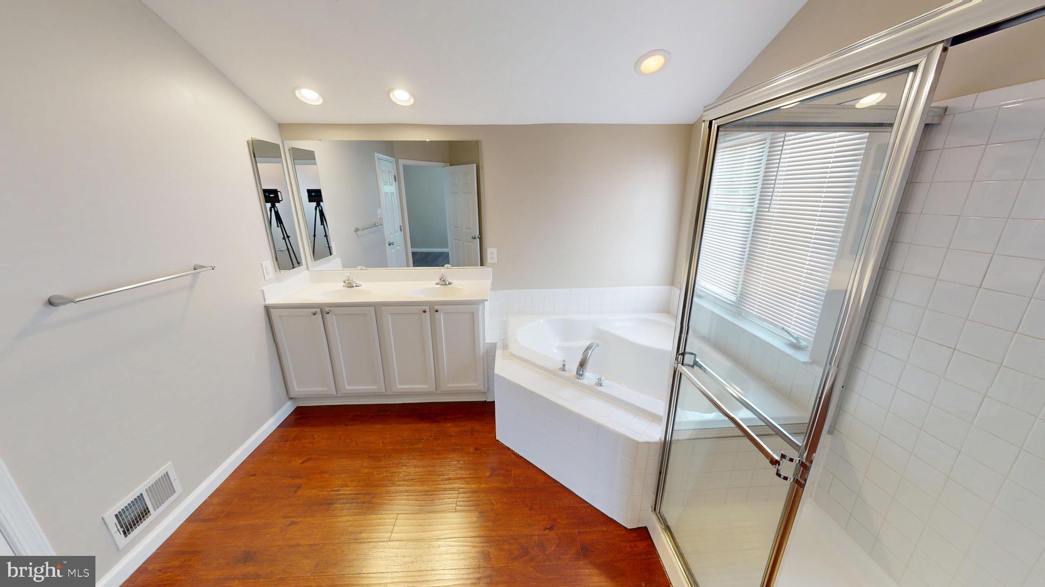 HAMPTON SUB-PLAT 1> - Residential